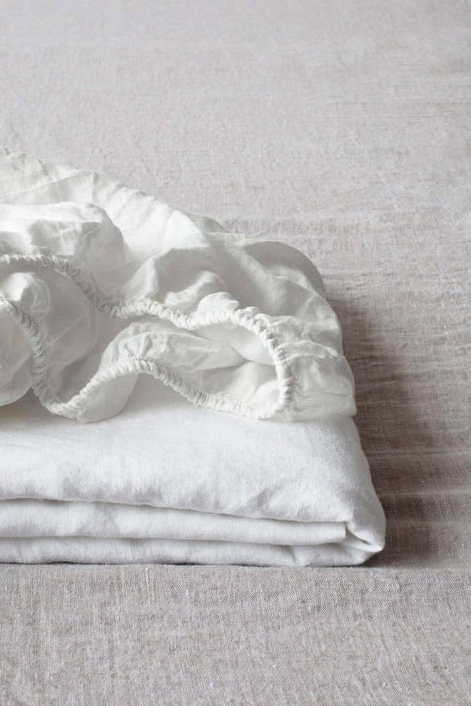 Bílé napínací lněné prostěradlo 200x200 cm White – Linen Tales