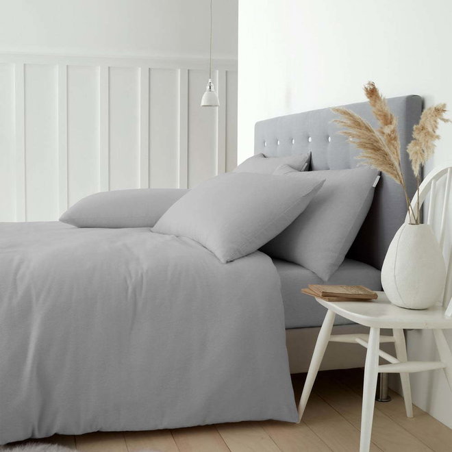 Šedé flanelové povlečení na dvoulůžko/prodloužené 230x220 cm Brushed – Catherine Lansfield