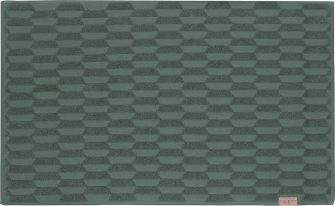 Tmavě zelená koupelnová předložka 50x80 cm Geo – Mette Ditmer Denmark